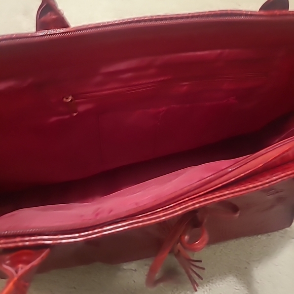 Elizabeth Arden Oversized Red Alligator Skin Faux Tote - Picture 10 of 15